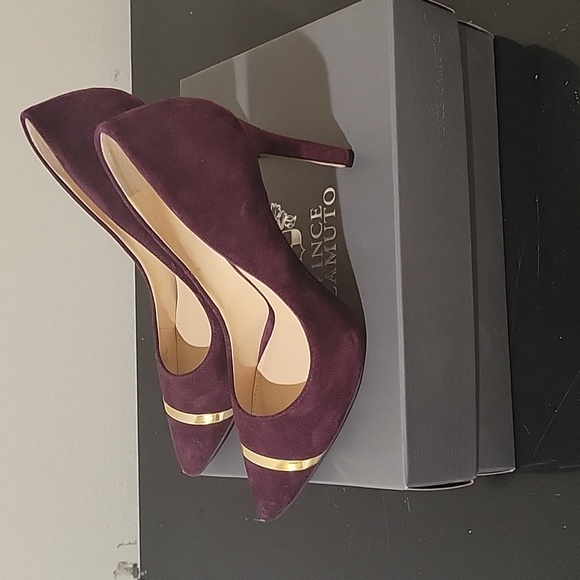 Pumps - Picture 2 of 5